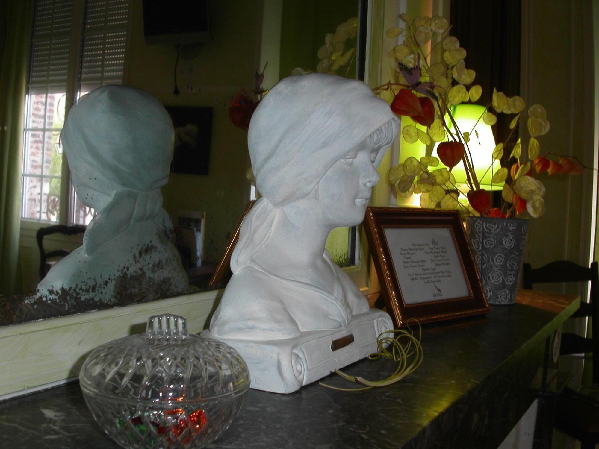 Hotel Le Dauphin Moulins-la-Marche ภายนอก รูปภาพ